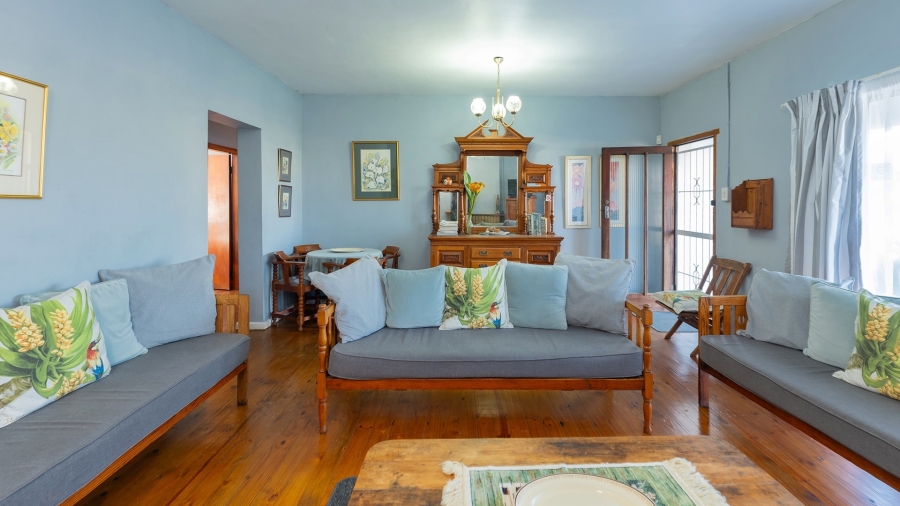 7 Bedroom Property for Sale in Struisbaai Western Cape